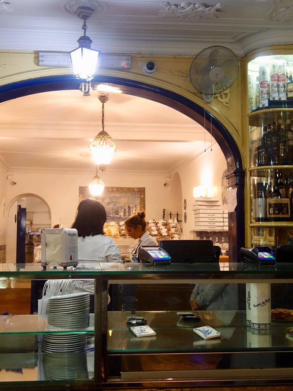 Im Café Pastéis de Belém