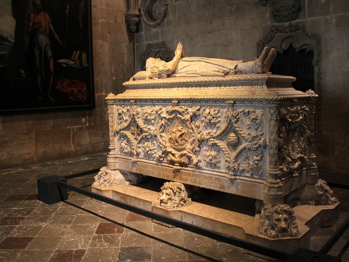 Das geschnitzte Grabmal von Vasco da Gama in der Hieronymus-Kirche